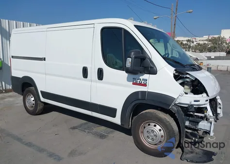 2021 Ram Promaster 1500 Low Roof 136 Wb из США, поврежденный, VIN 3C6LRVAGXME584150